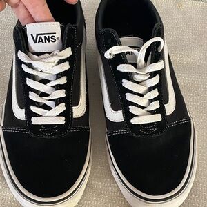 Vans Men's Classic Black and White Sneakers